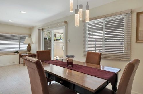 70 Santa Monica St, Palm Springs CA  92264-5257 exterior