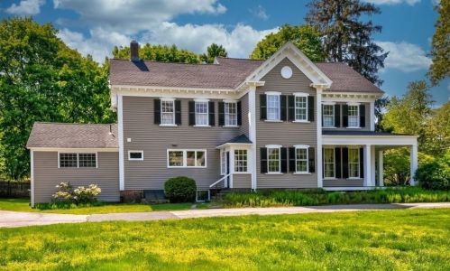 18 Pleasant St, Natick, MA 01760-5632
