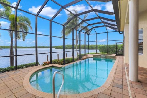 196 Starfish Ct, Marco Island FL  34145-4730 exterior