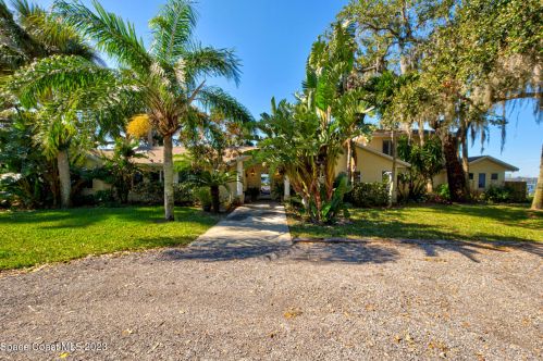 5655 Tropical Trl, Merritt Island, FL 32952-7116