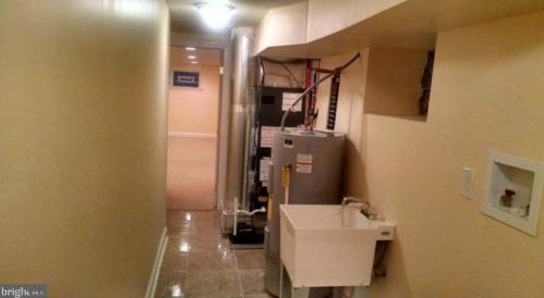 8015 Gilbert St, Philadelphia PA 19150-2505 exterior