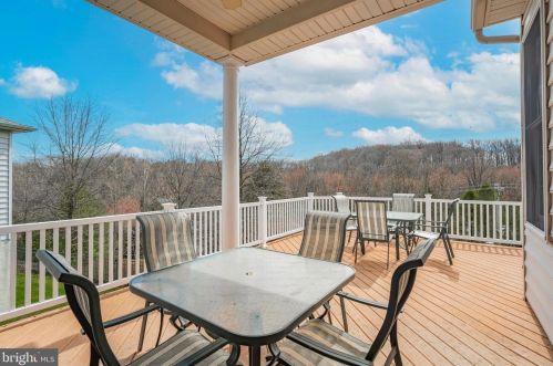 40 Cassin Hill Rd, Boothwyn, PA 19060-1321