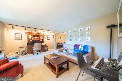 401 Santillo Way, Downingtown PA  19335-3132 exterior