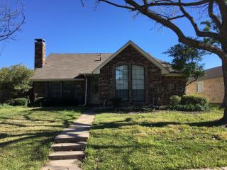 1916 Hawken Dr, Plano TX  75023-1700 exterior