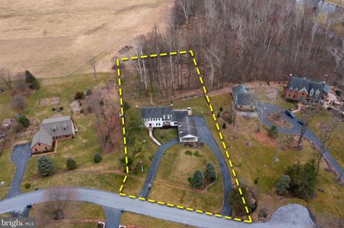 23 Yellowbreeches Rd, Carlisle, PA 17015-9174