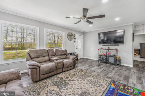 1900 Hedding Rd, Columbus NJ  08022-2067 exterior