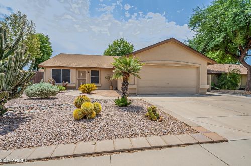 4113 Calle Lejos, Glendale, AZ 85310-5537