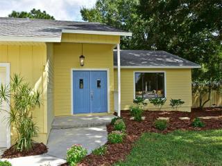 5906 91st St, Bradenton, FL 34202-9651