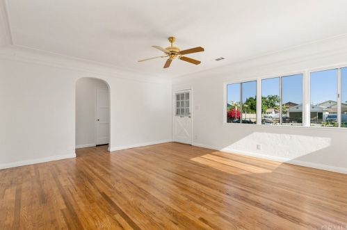 9109 Ramona St, Bellflower CA 90706-6438 exterior