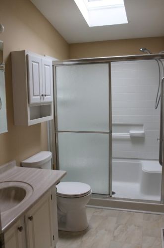 221 Rock Lake Dr, Zelienople PA  16063-8901 exterior