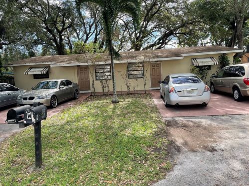 6144 30th St, Hollywood FL 33023-3856 exterior