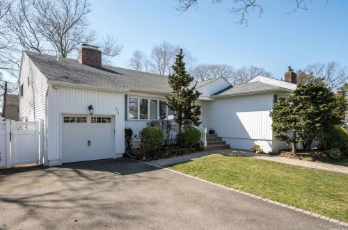 2778 Beatrice Ln, North Bellmore, NY 11710-2013