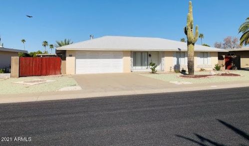 16214 Meadow Park Dr, Sun City, AZ 85351-1755