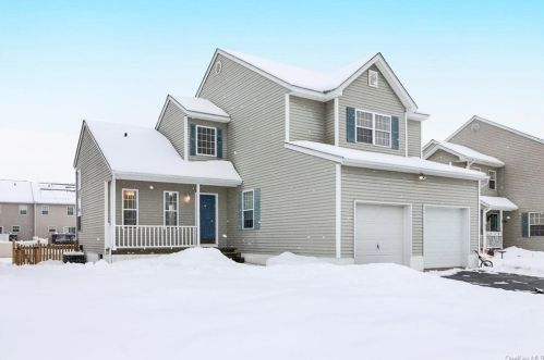 19 Woodfield Dr, Washingtonville, NY 10992-1143