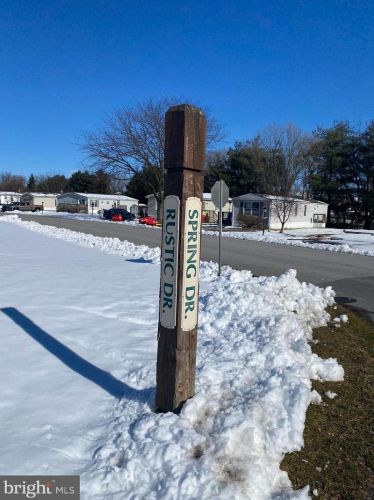 30 Spring Dr, Lees Cross Roads, PA 17257-9465