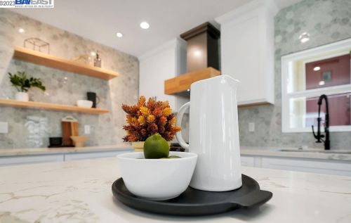 518 Stannage Ave, Berkeley CA  94706-1223 exterior