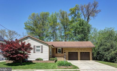 13 Walnut Ave, Camden, NJ 08109-2312