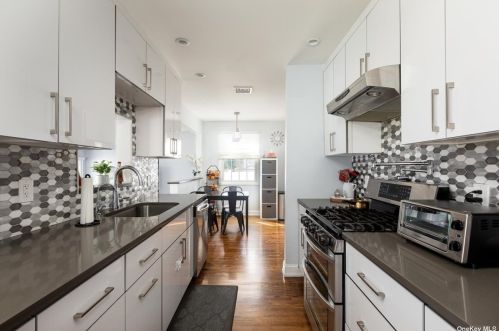 1213 Tulip Ln, North Wantagh, NY 11793-2513