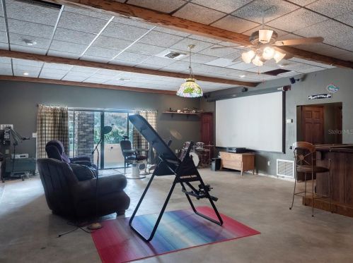 6737 180th Avenue Rd, Ocklawaha FL  32179-7002 exterior