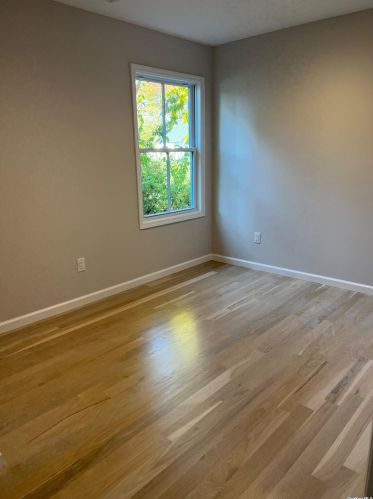 220 4th St, Deer Park NY  11729-5923 exterior