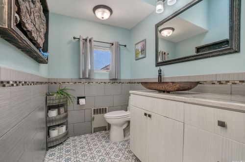 136-17 Bch Channel Dr, Far Rockaway NY  11694-2402 exterior