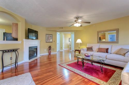 618 Heritage Sq, New Haven OH  45030-8207 exterior