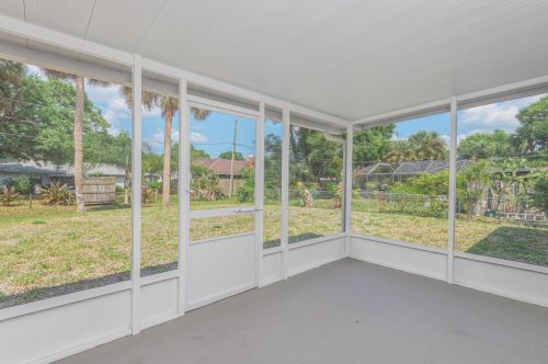 7006 Roberts Rd, Fort Pierce FL  34951-2042 exterior