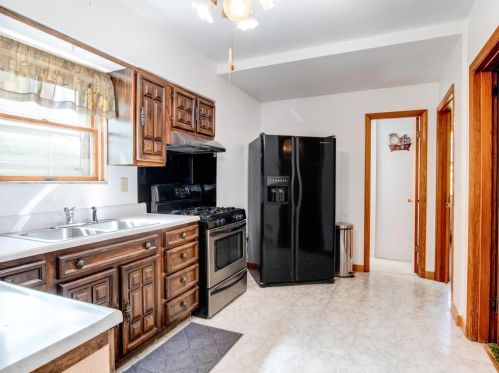 825 12 St, Ambridge PA 15003-1942 exterior