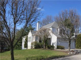 1219 Foxboro Dr, Norwalk, CT 06851-1152