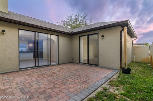 2773 Glenridge Cir, Merritt Island FL  32953-2953 exterior