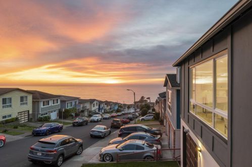 6 Rockford Ave, Daly City CA  94015-4724 exterior