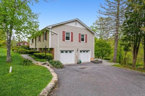 68 Wood St, Mahopac NY  10541-4904 exterior