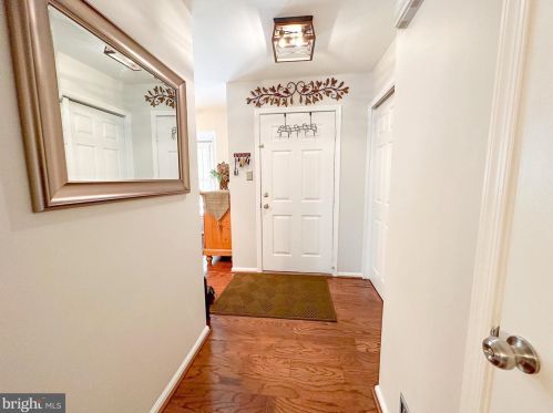 11694 Melcombe Ct, Woodbridge, VA 22192-1081