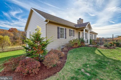 3321 Fishing Creek Valley Rd, Harrisburg, PA 17112-9270