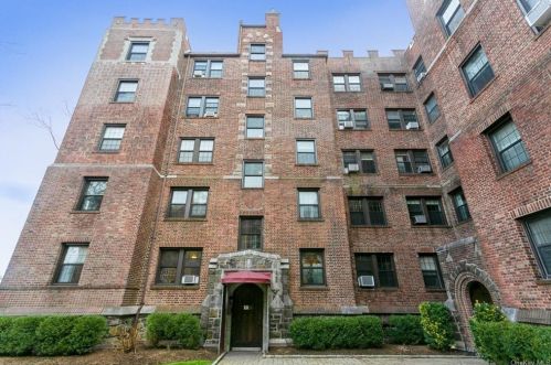 23 Old Mamaroneck Rd, White Plains, NY 10605-2061