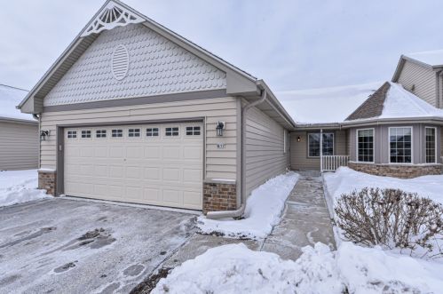 617 Annecy Park Cir, Waterford, WI 53185-4262