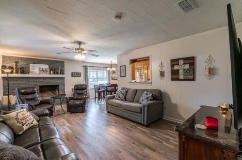 906 Lakewood St, Greenville TX  75401-2144 exterior