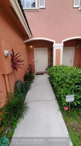 1014 100th Ave, Hollywood FL 33024-4374 exterior