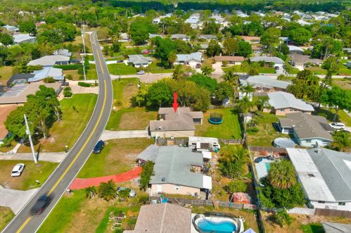 421 Oleander Ave, Fort Pierce FL  34952-1343 exterior