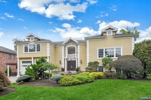 9 Cambridge Pl, Englewood, NJ 07632-2006