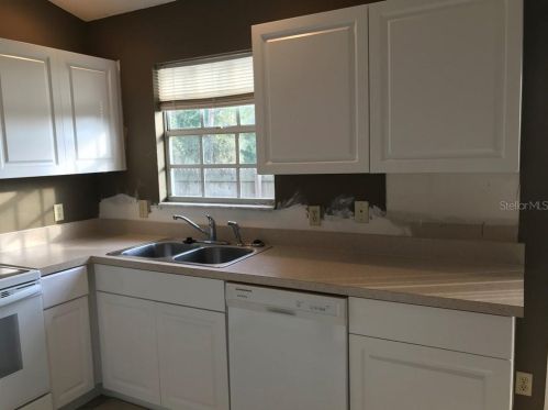 241 Silas Phelps Ct, Orlando, FL 32828-8987