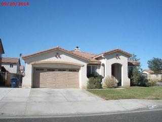 1147 James Ct, Lancaster, CA 93535-2933