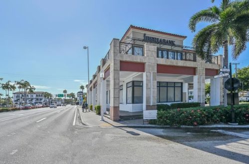 428 9th St, Naples FL  34102-6424 exterior