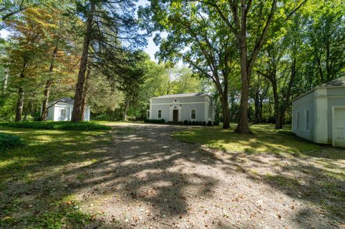 5 Father Peters Ln, New Canaan CT  06840-2215 exterior