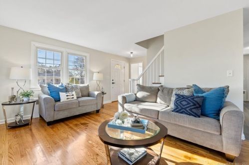67 Brent Rd, Manchester, CT 06042-2808