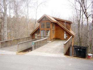 956 Chestnut Dr, Gatlinburg, TN 37738-4452