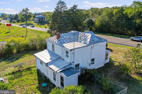 33456 Old Valley Pike, Strasburg VA  22657-3702 exterior