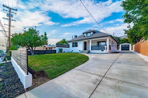 137 Altadena Dr, Altadena CA  91001-5104 exterior