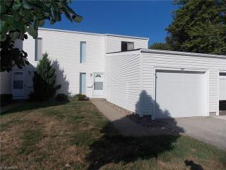 266 Deepwood Dr, Wadsworth, OH 44281-9443