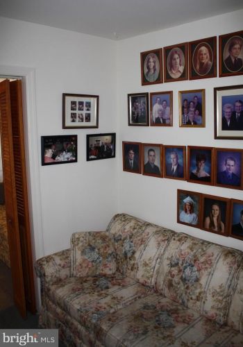 282 Cres Dr, Swatara PA  17033-2335 exterior